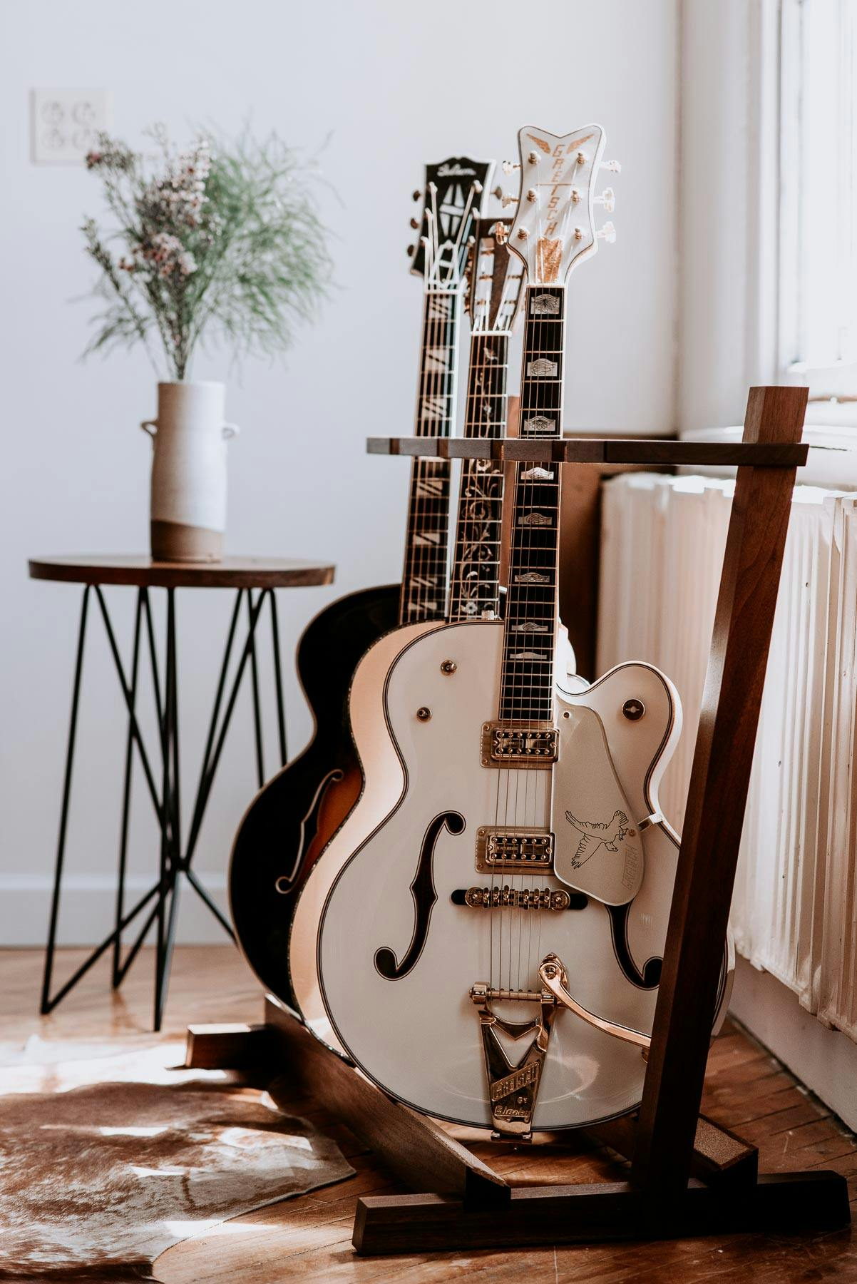 Olin Guitar Stand