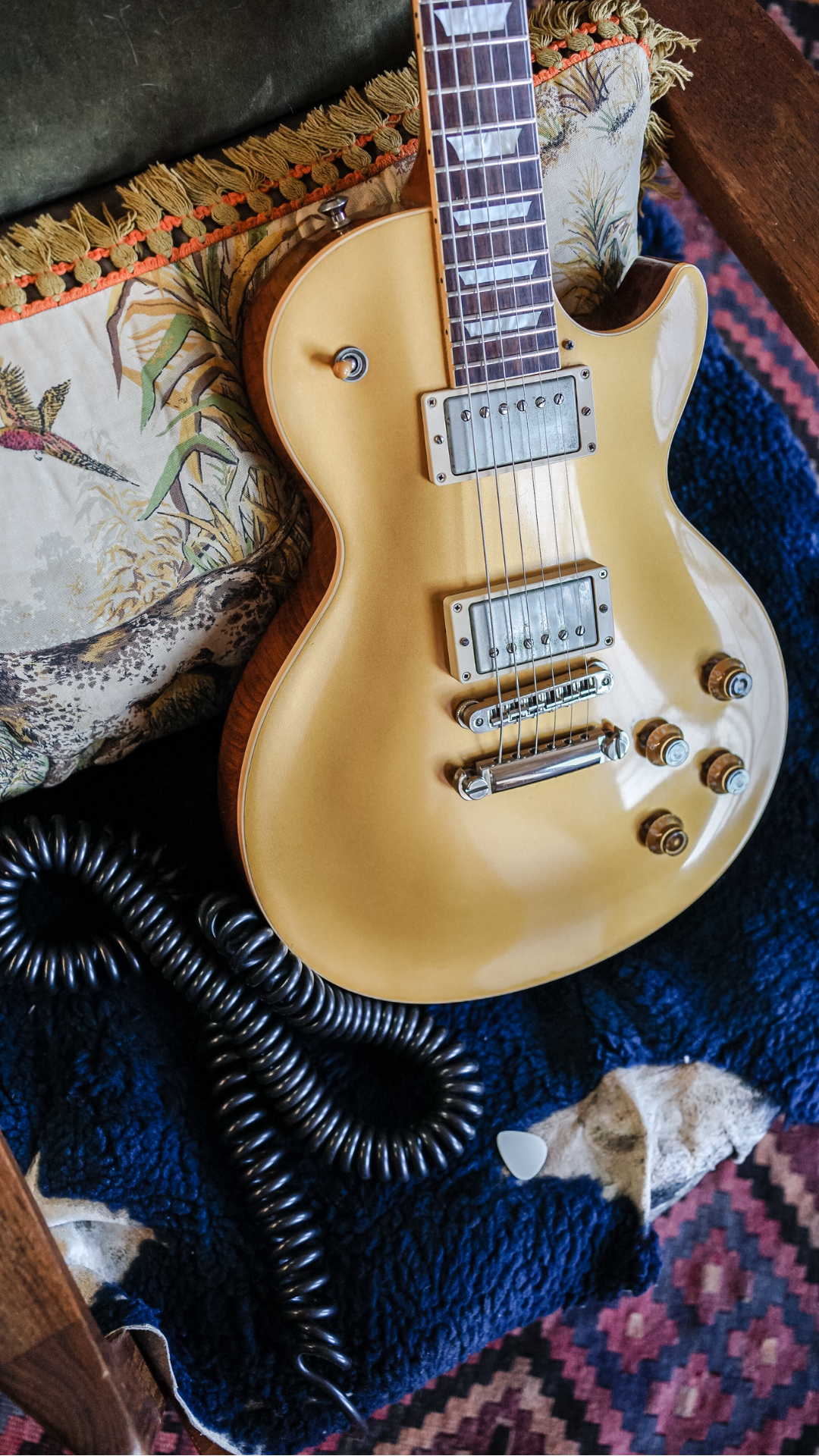 Electric Guitar Humidity Overview American Music Furniture