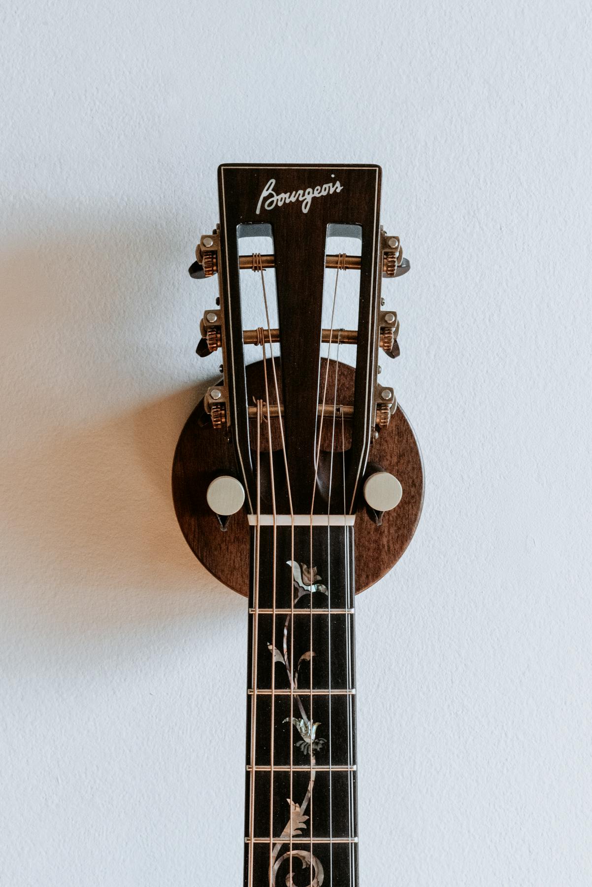 hyla wall mount guitar hanger display