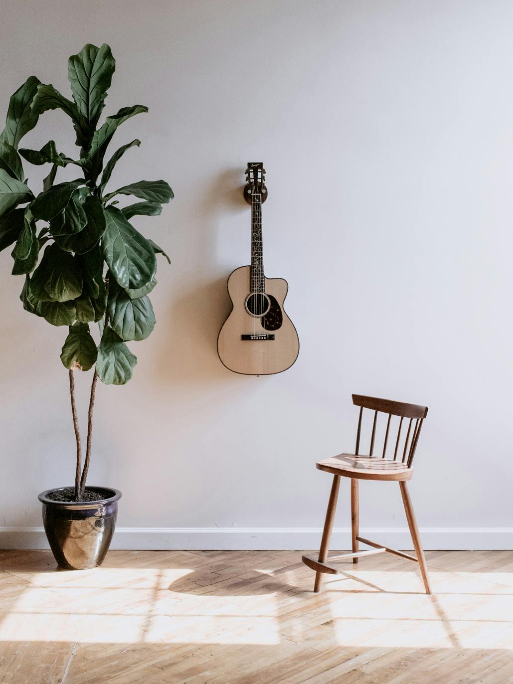 Hyla Guitar Wall Hanger - American Music Furniture