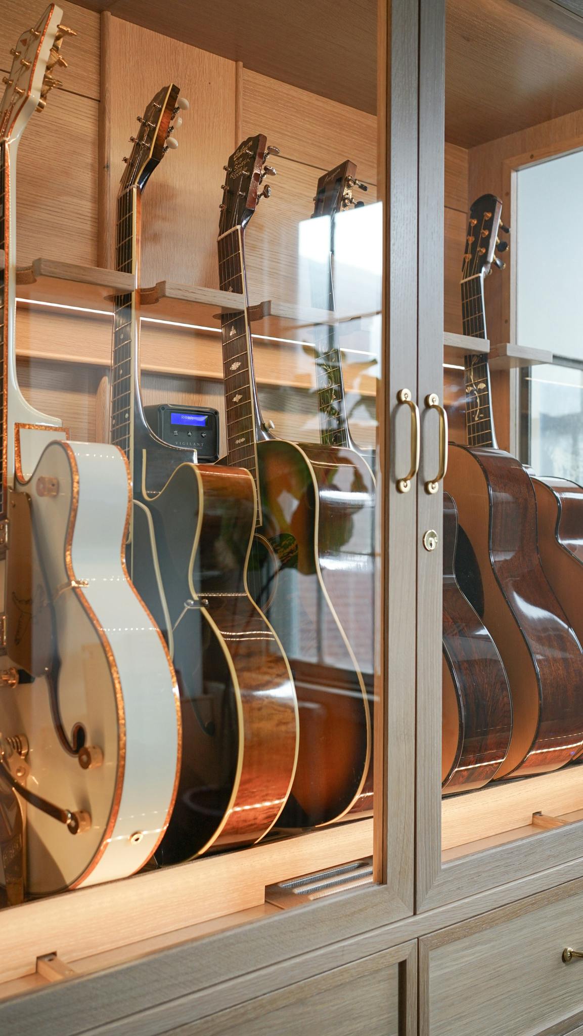 Guitar Stands - American Music Furniture