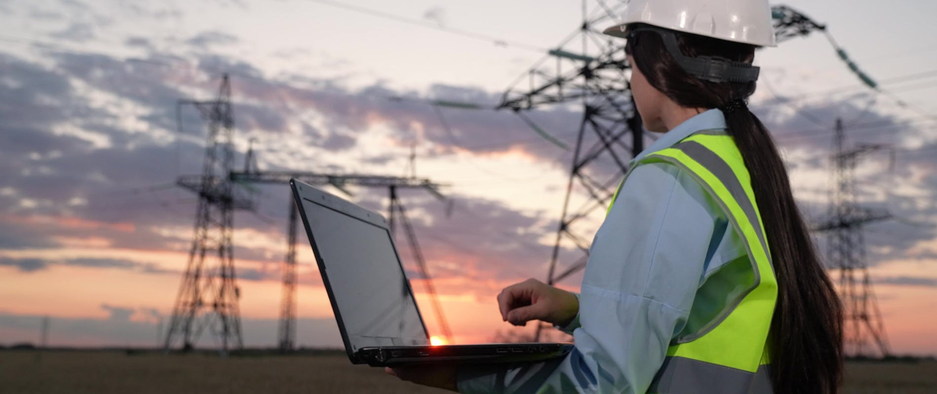 Inspector Using Clearsight Data to Help with Asset Management for Utilities