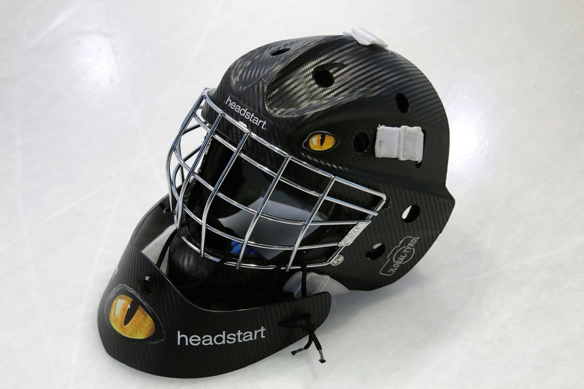 Ice hockey goalie helmet