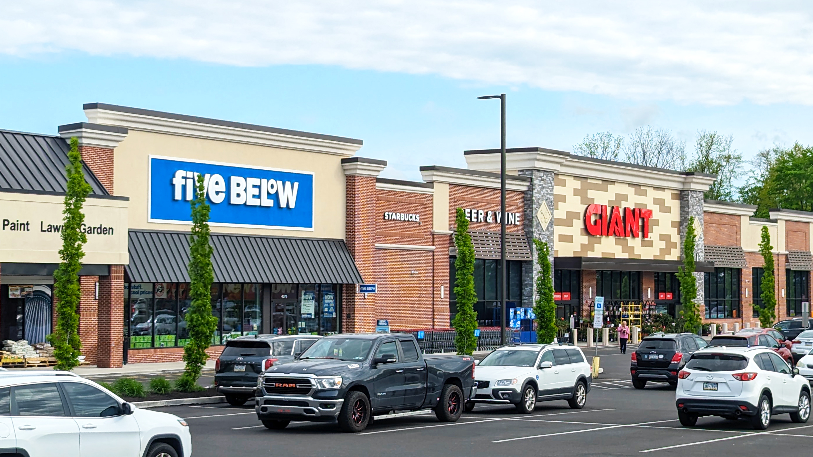 CROSS KEYS PLACE IN DOYLESTOWN TRANSFORMS WITH AN UPDATED LOOK AND NEW