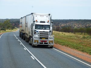 semi-trailer truck